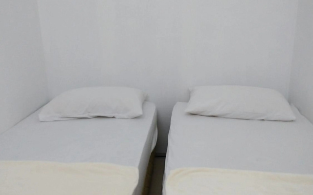 Cozy Homestay KTCC Mall Pantai Batu Burok HSNZ 3BR Pangsapuri Ladang Gemilang 1 by NadiHome – Guest Rooms – Kuala Terengganu