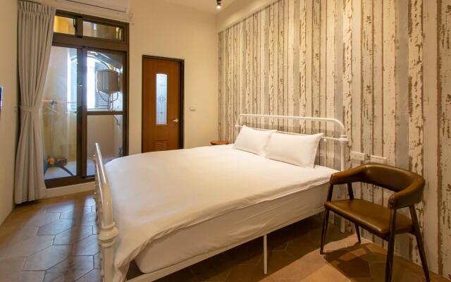 Love Inn