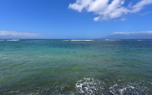 Kahana Reef 303 by RedAwning