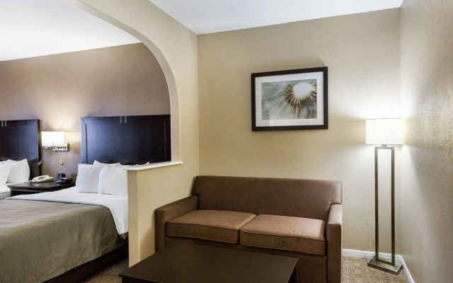 Quality Suites Houston NW Cy-Fair