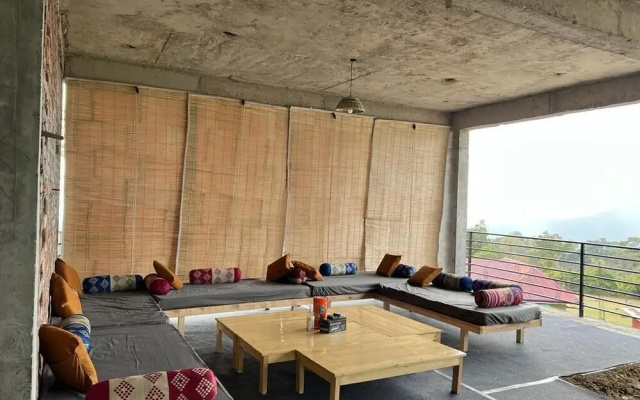 Flyscape Hostel