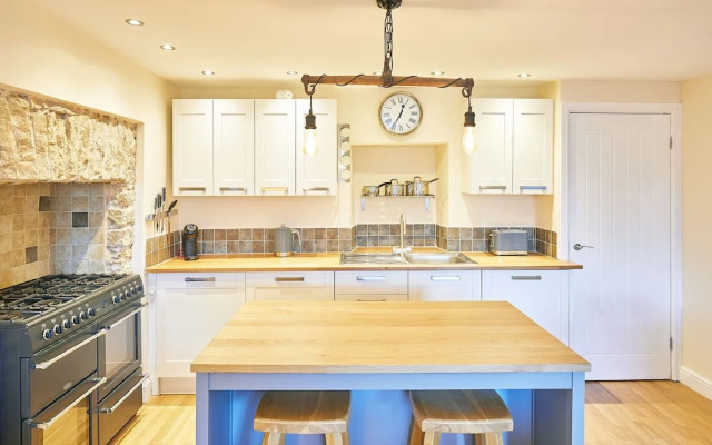 Host Stay The Old Dairy