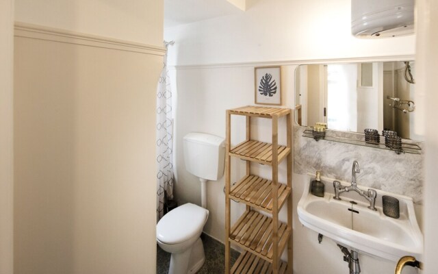 Comfy Apt In City Center