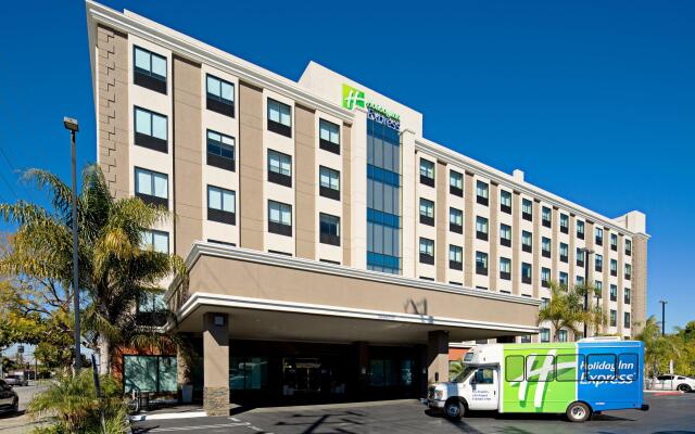 Holiday Inn Express Los Angeles Airport, an IHG Hotel