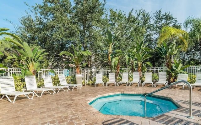 8208 fan Palm way