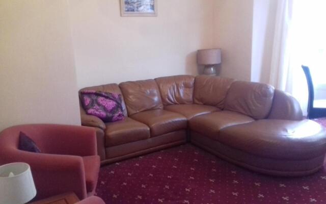 Crown Spa Apartment 13