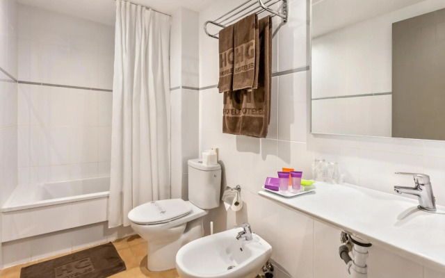 Apartamentos HG Cristian Sur