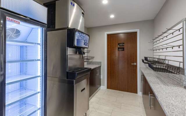 Comfort Suites St. Louis - Sunset Hills