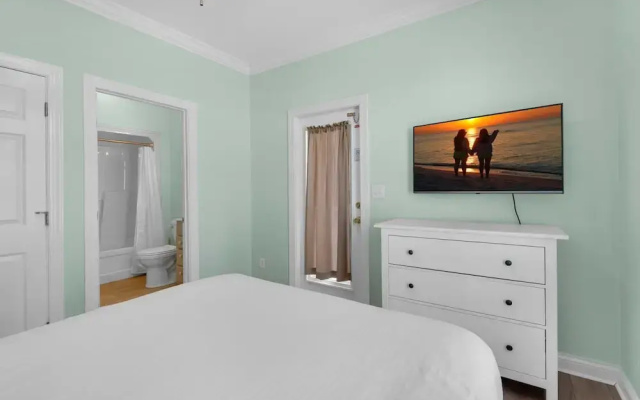 Brzee Bungalow by RealJoy Vacations