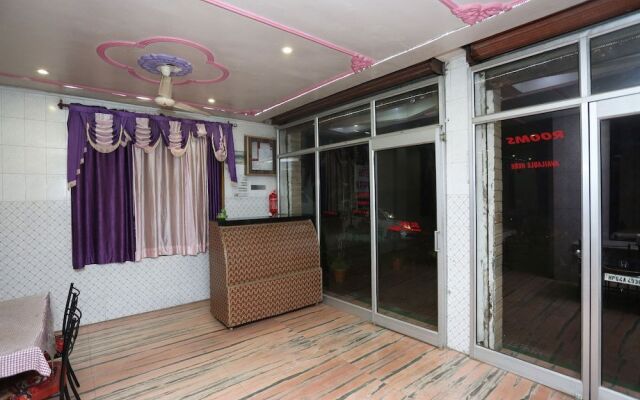 OYO 28835 Hotel Star