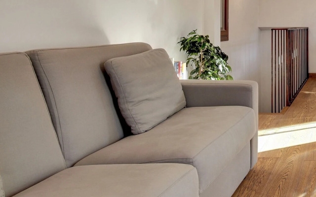 Modern Apartment with Terrace