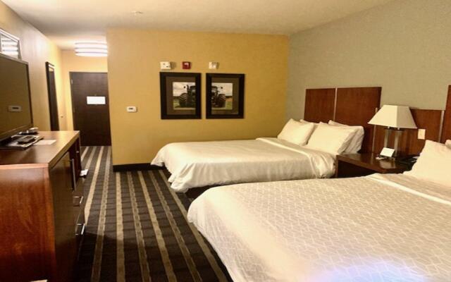 Holiday Inn Express & Suites Perry-National Fairground Area #34, an IHG Hotel