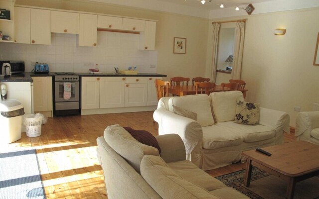 Comfortable Airy 5-bed Apartment in Llandysul
