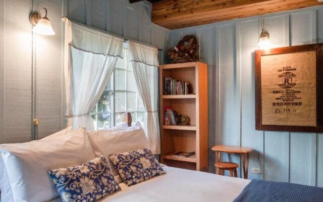 Casa Azul Bed & Breakfast