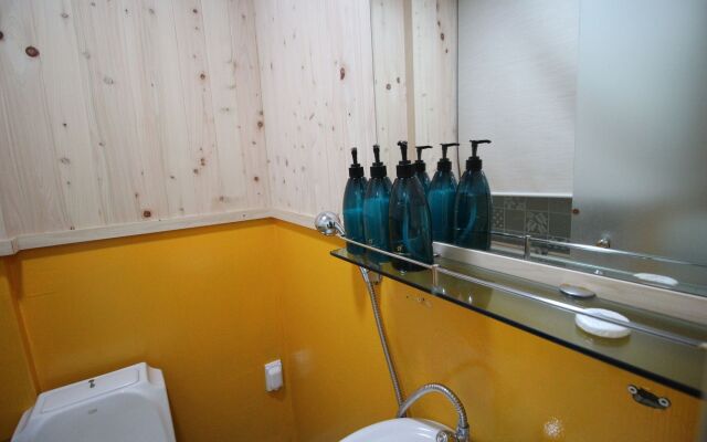 24 Guesthouse Nampo Station