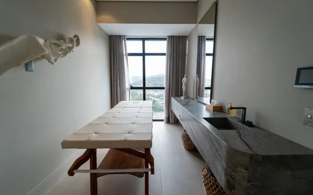 The Spot One By Xtay