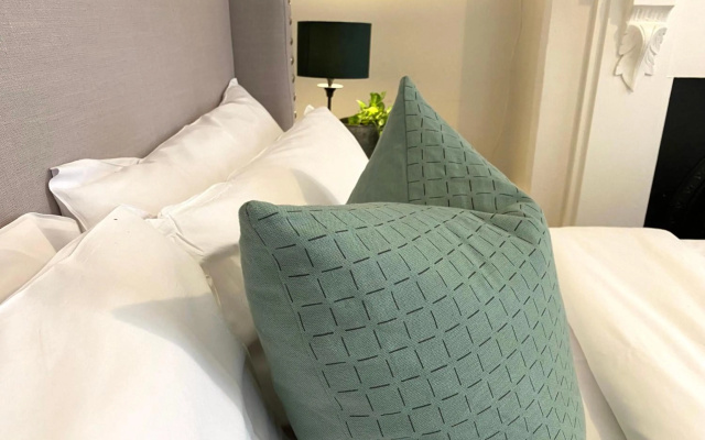 YSG The Edward Townhouse 153 - Walk To Town – Guest Rooms – Orange