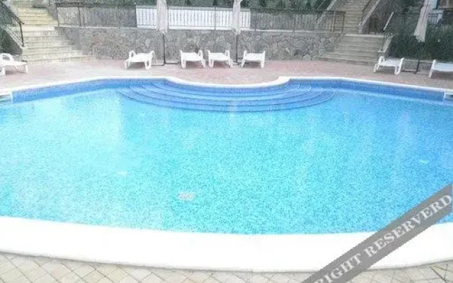 Royal Palm Apart Hotel