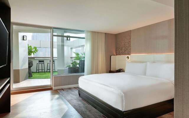 DoubleTree by Hilton Bangkok Ploenchit