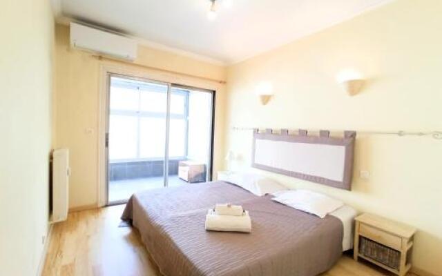 Viva Riviera Rue Victor Cousin