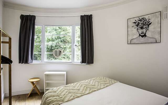Stylish Highgate Haven Apartment