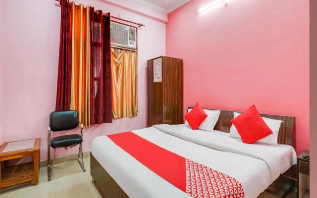 Trimurti Palace by OYO Rooms