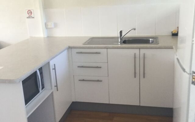 Bathurst Studio Apartments