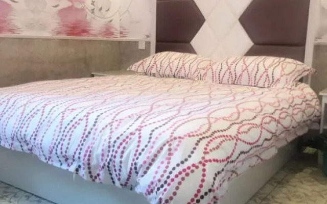 Rain Green Hotel (Shangpu Road, Shanghai)