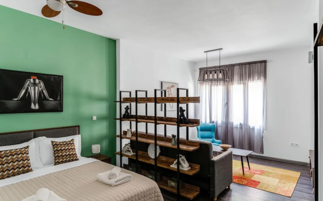 Sanders Center - Nice Studio Apartment
