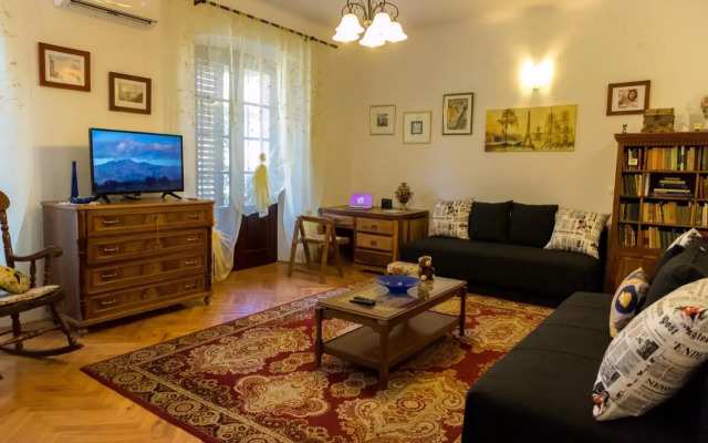 Noemi City Apartments