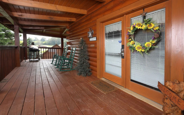 Bear Heaven - Two Bedroom Cabin