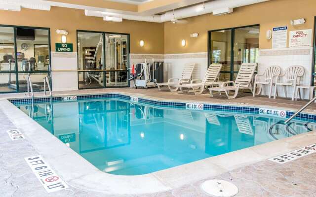 Comfort Suites Canton - Detroit