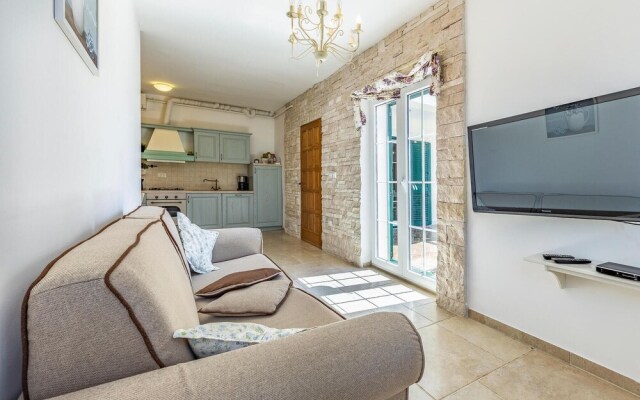 Stunning Home in Pula With Wifi and 2 Bedrooms