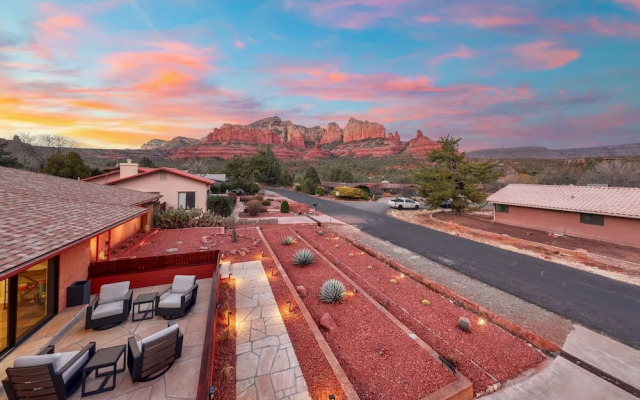 NEW Redrock Experience Views Firepit Hottub