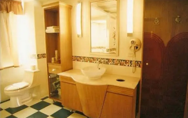Royal Group Motel Wen Shin Branch