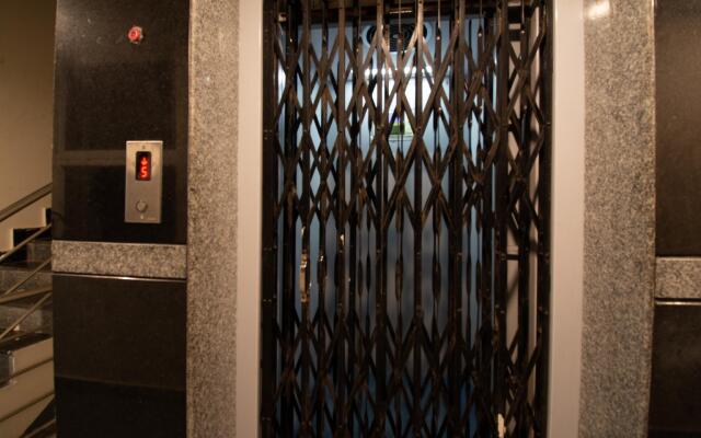 Sk7 Service Apartments by OYO Rooms