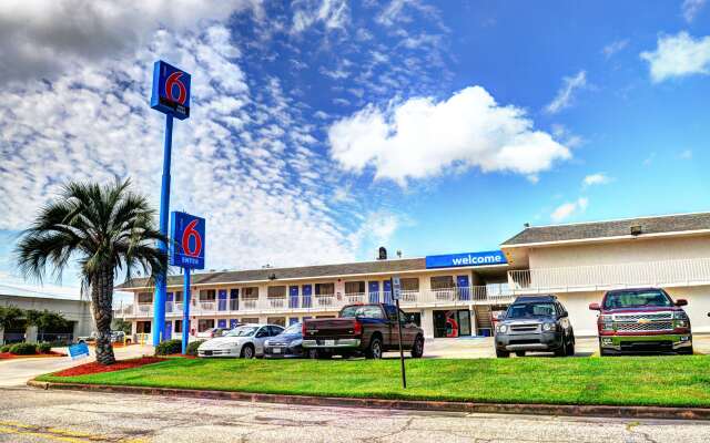 Motel 6 Slidell, LA - New Orleans