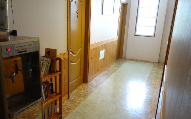 Shan Shui-Yuan Vege Guest House