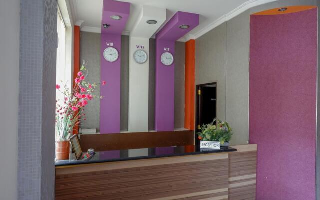 RedDoorz near Monumen Habibi Ainun