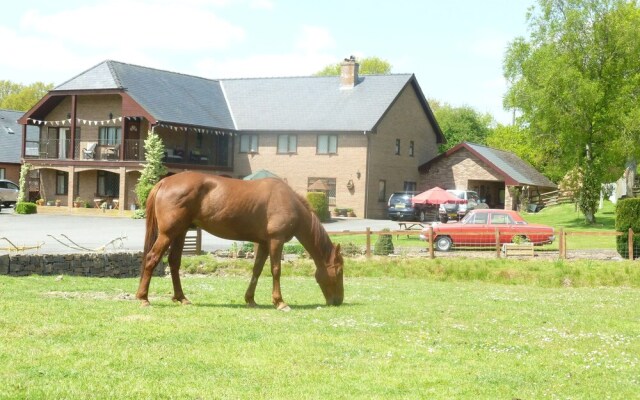 Acorn Court Country House