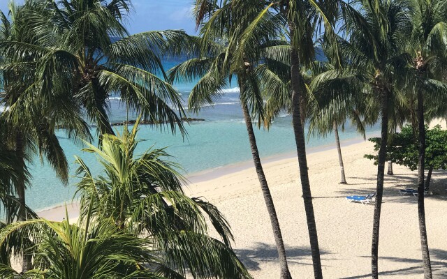 Coconut Court Beach Hotel