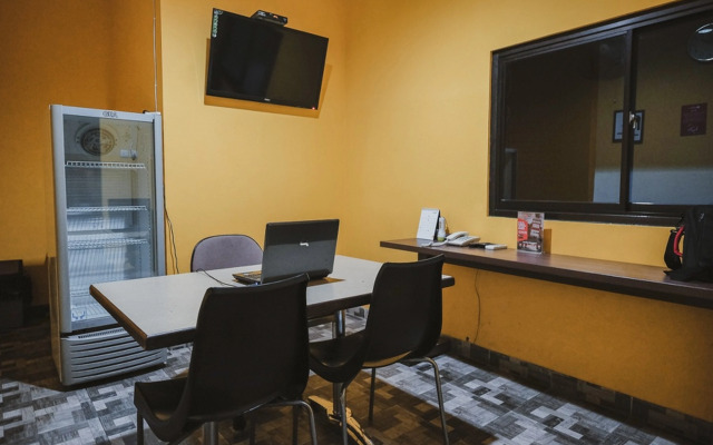 RedDoorz near RSUD Koja