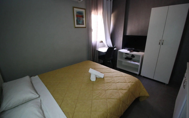 Rich Luxury Suites