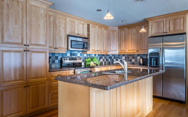 Abbott Road Suites