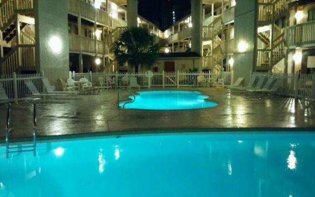 Las Palmas 121 Condo