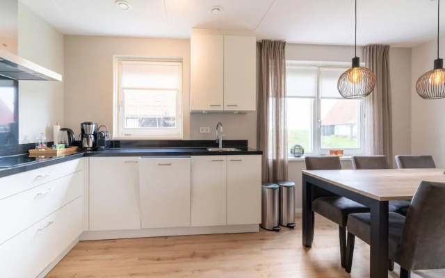 Cozy Retreat With Parking and Charging