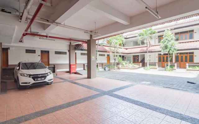 Hotel Yehezkiel Surapati Mitra RedDoorz