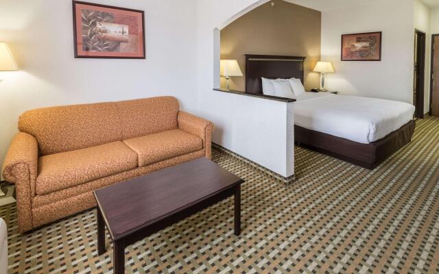 Quality Suites Burleson - Ft. Worth