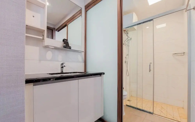 Scenic And Restful 2Br Sky House Bsd Apartment