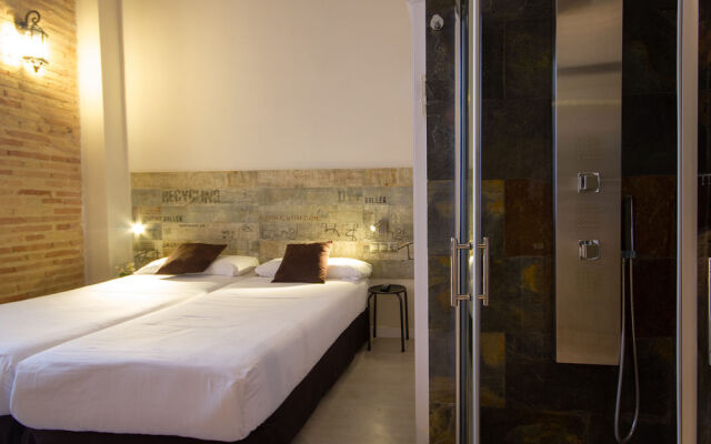 Suites Boutique Jardines del Montornés